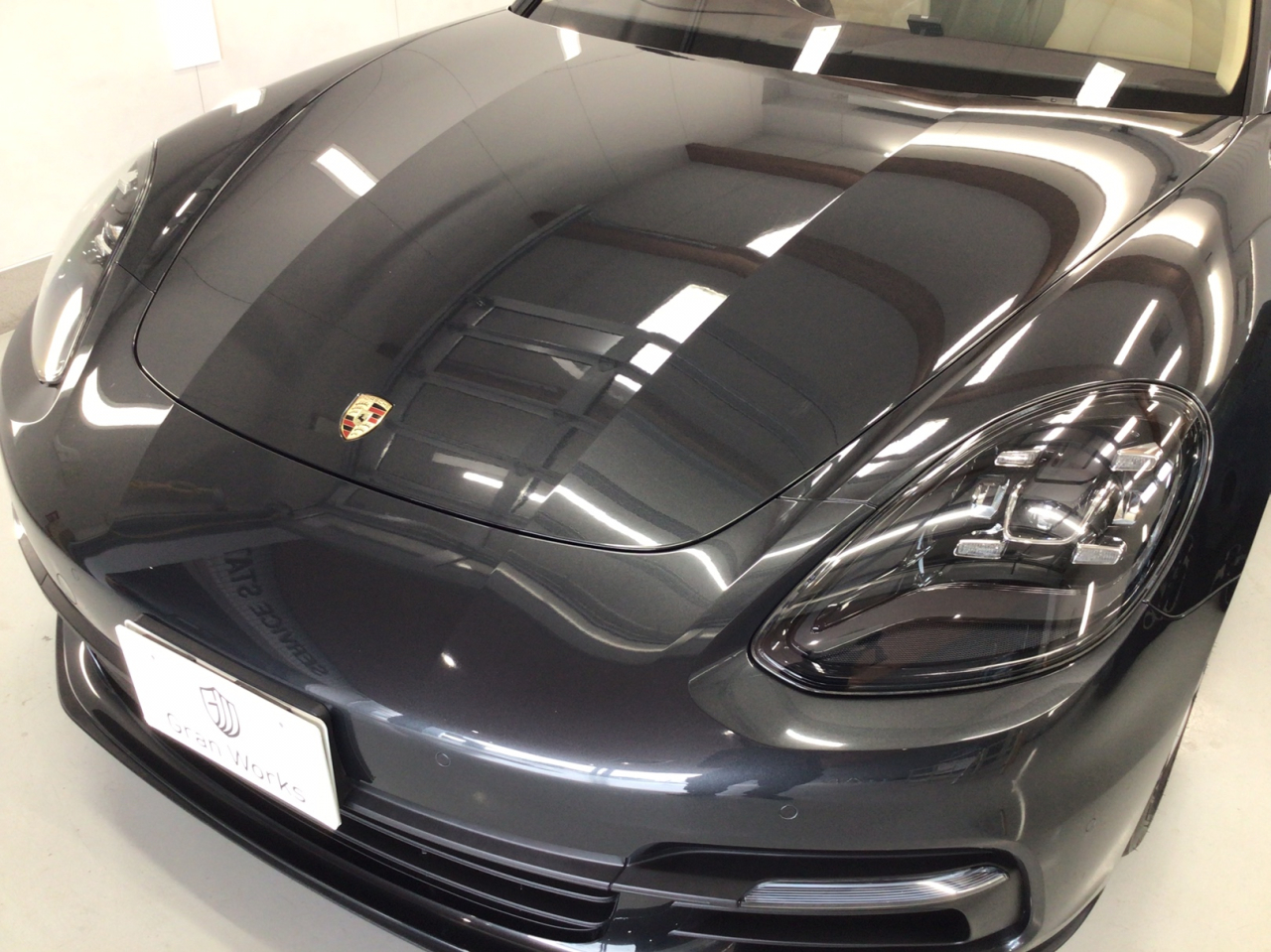 ポルシェ Panamera4 / ダイヤⅡキーパー、シリコンウィンドウキーパー(フロント)、ホイールコーティング(シングル)、細密研磨